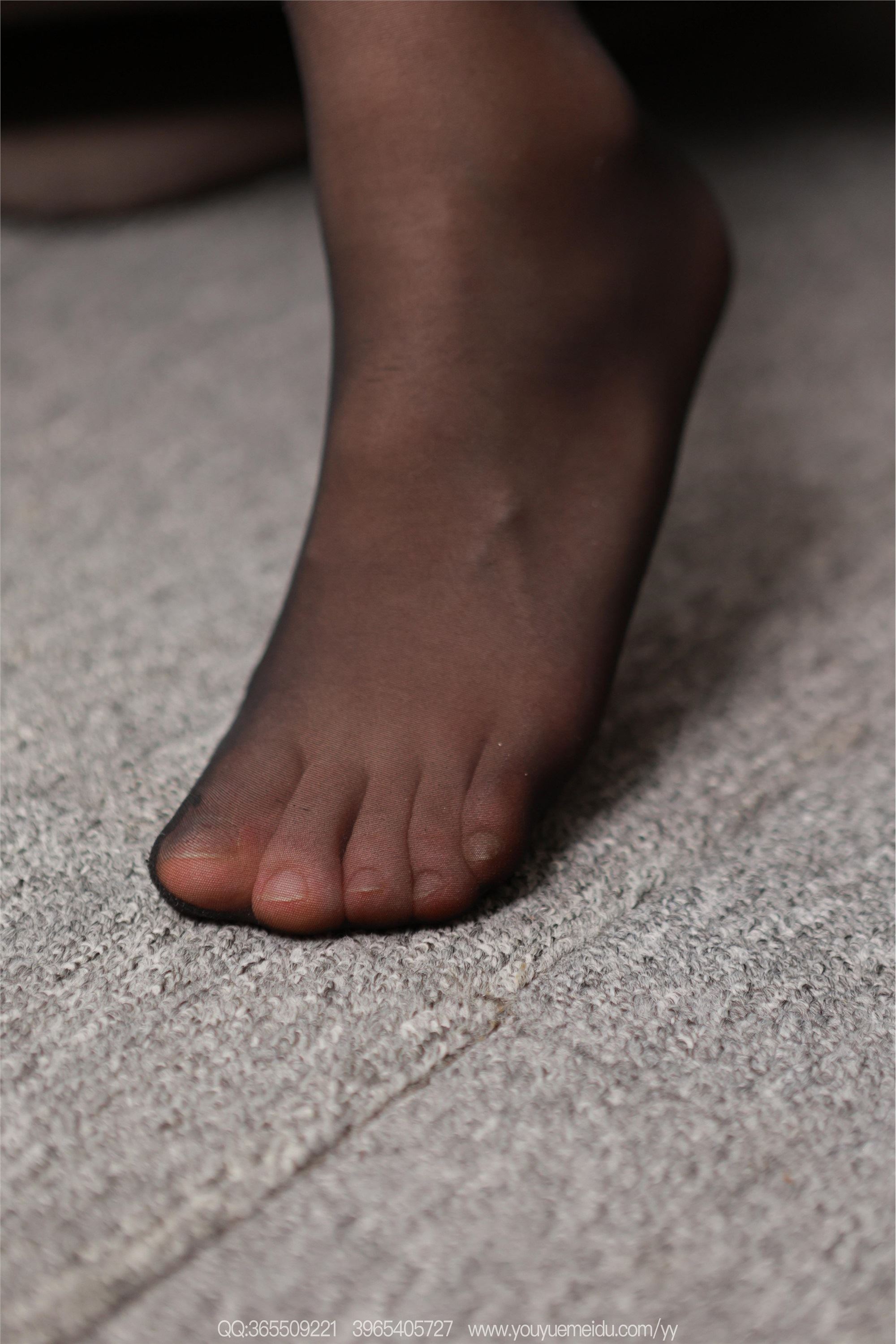 IESS异思趣向  2025.08.20 丝享家 2136 小婕《酒红穿搭》